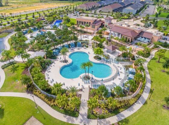 Incredible 5 bed 4 Bath With Private Pool 1598 allows check-in for 18 year-old guests