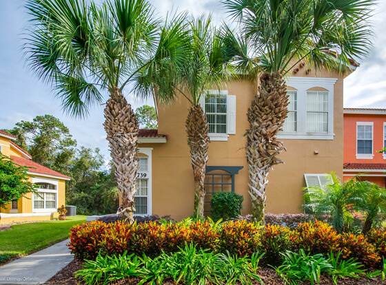 2739skp New Emerald Island 4 Bedroom allows check-in for 18 year-old guests