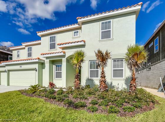 14 Bdrm 11 BA Sleeps 30 allows check-in for 18 year-old guests