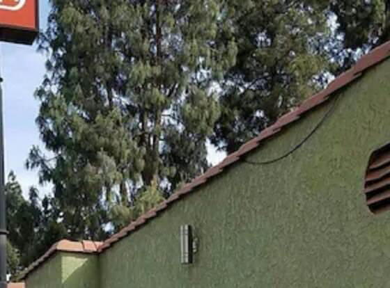 Victory Motel Inn allows check-in for 18 year-old guests