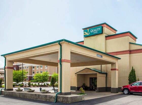 Quality Inn Florence Muscle Shoals allows check-in for 18 year-old guests