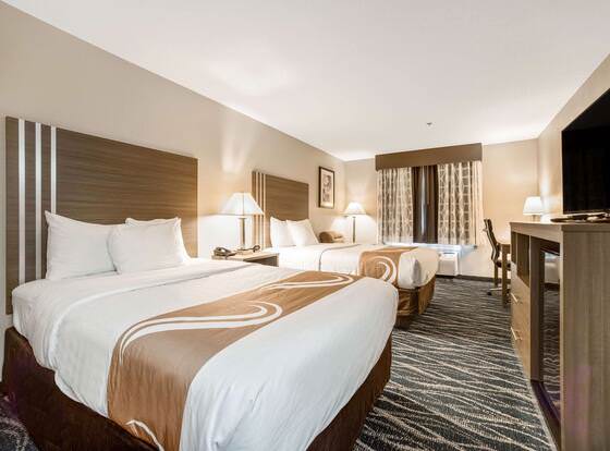 Quality Inn Effingham allows check-in for 18 year-old guests