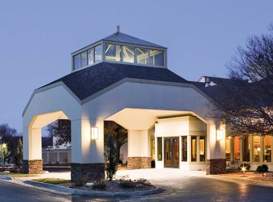 Quality Inn & Suites Albuquerque Downtown - University allows check-in for 18 year-old guests