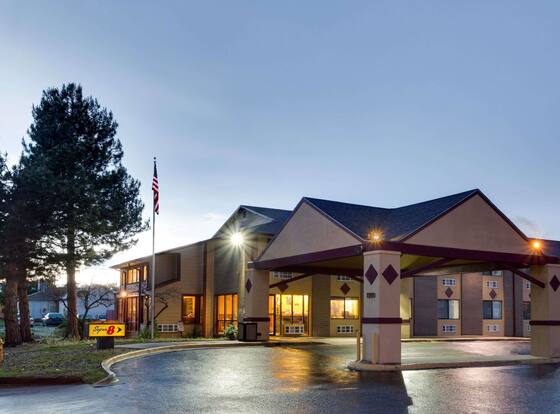 Super 8 by Wyndham Denver Stapleton allows check-in for 18 year-old guests