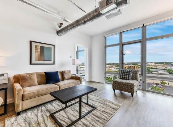 Sunset Boulevard Apartments allows check-in for 18 year-old guests