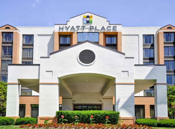 Hyatt Place Orlando Airport allows check-in for 18 year-old guests