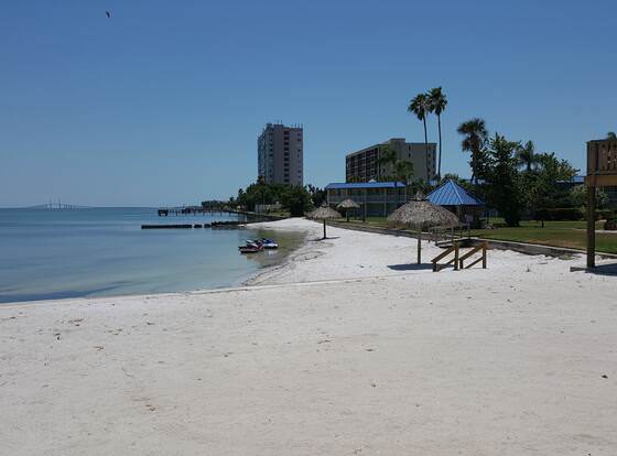 Magnuson Hotel Marina Cove allows check-in for 18 year-old guests
