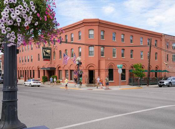 The Pollard Hotel allows check-in for 18 year-old guests