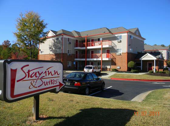 Stay Inn & Suites allows check-in for 18 year-old guests