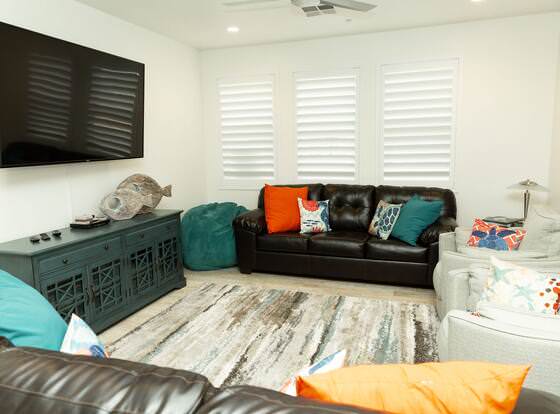 Freedom Vacation Rentals Condos With Pool View allows check-in for 18 year-old guests