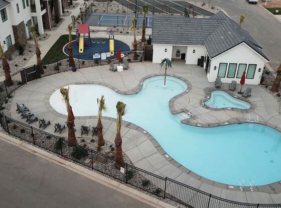 Sunny Days by Freedom Vacation Rentals allows check-in for 18 year-old guests