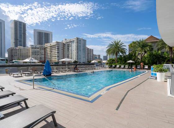 Beach Walk Resort Lux Apts by SV Rentals allows check-in for 18 year-old guests