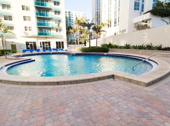 SIAN 2BR Apartment by SV Rentals allows check-in for 18 year-old guests