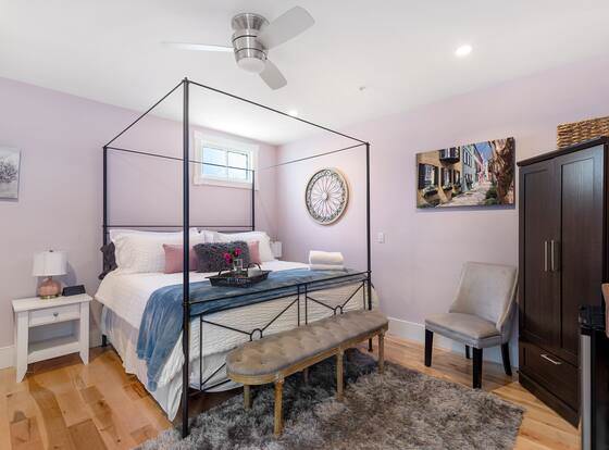 Luxurious Private Suites in Downtown Charleston allows check-in for 18 year-old guests