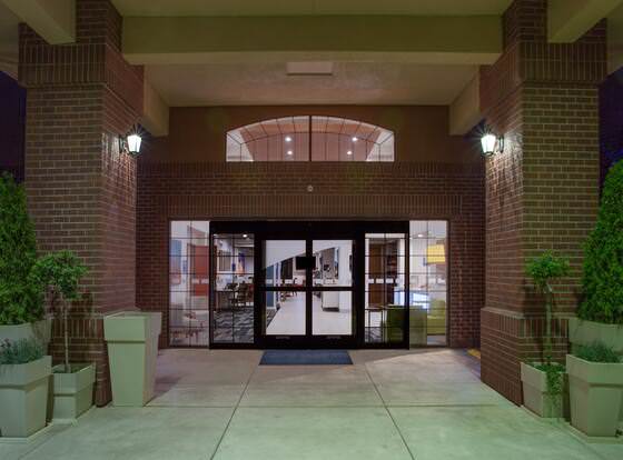 Holiday Inn Express & Suites Davis - University Area, an IHG Hotel allows check-in for 18 year-old guests