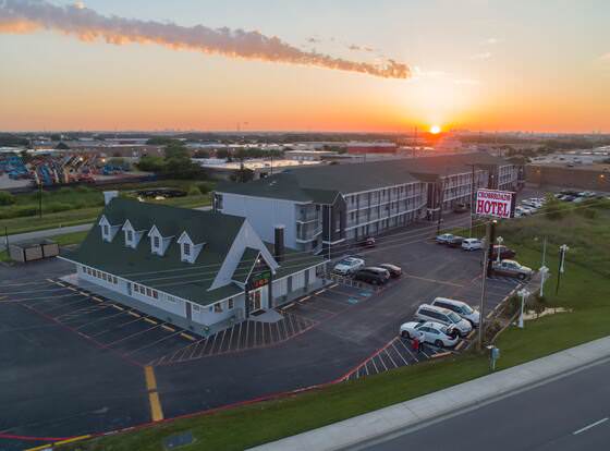 The Crossroads Hotel & Suites allows check-in for 18 year-old guests