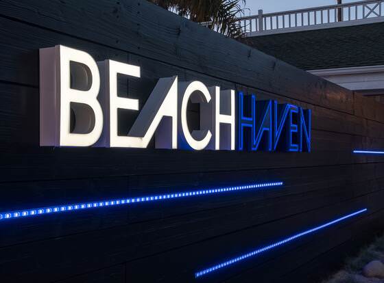 Beach Haven - Near Pacific Beach Park allows check-in for 18 year-old guests