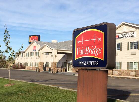 Fairbridge Inn & Suites, Miles City allows check-in for 18 year-old guests