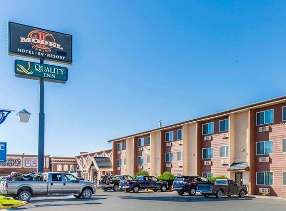Quality Inn Winnemucca - Model T Casino allows check-in for 18 year-old guests