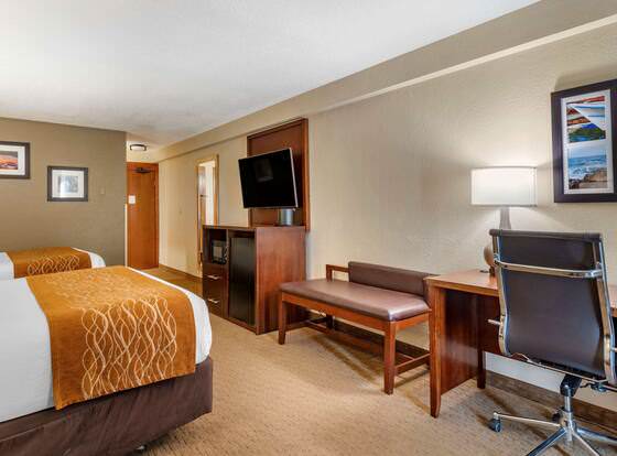 Comfort Inn & Suites Lincoln City allows check-in for 18 year-old guests