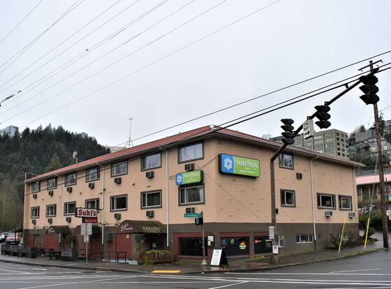 SureStay Hotel by Best Western Portland City Center allows check-in for 18 year-old guests