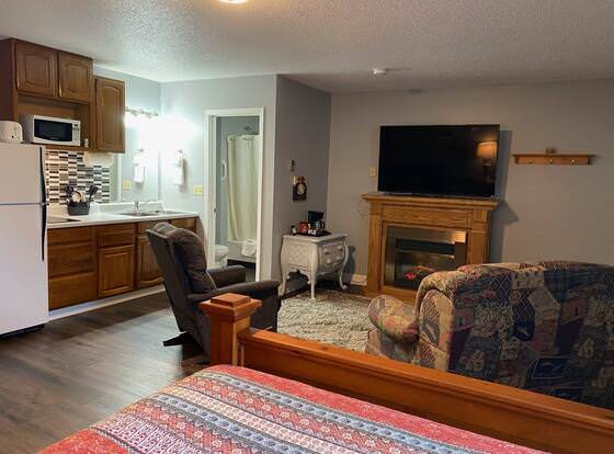 Pelican Motel allows check-in for 18 year-old guests