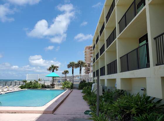 South Shore Motel allows check-in for 18 year-old guests