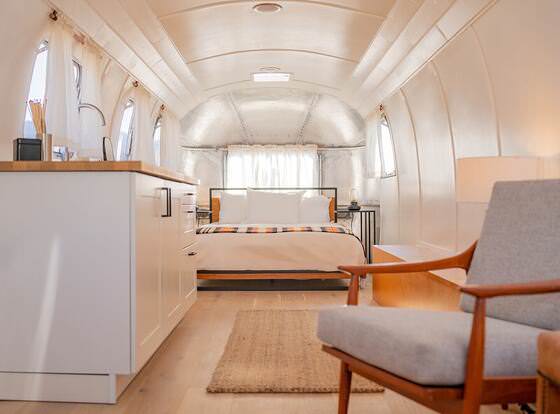 Yonder Escalante allows check-in for 18 year-old guests