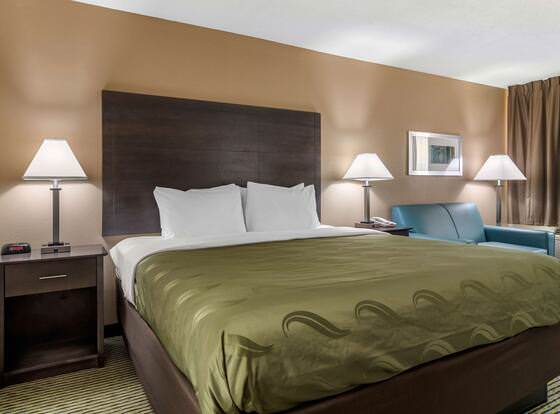 Quality Inn McDonough Atlanta South allows check-in for 18 year-old guests