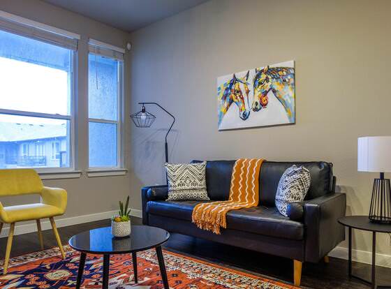 FRONTDESK West 7th District Apts Fort Worth allows check-in for 18 year-old guests