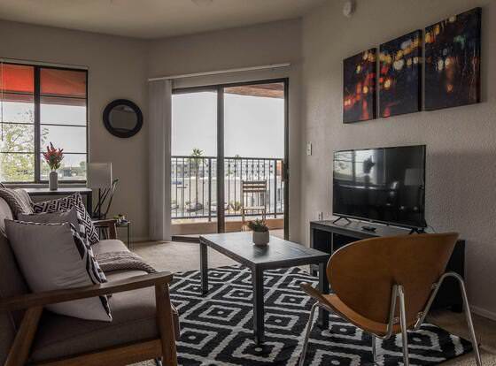 FRONTDESK Mandarina Apts Phoenix allows check-in for 18 year-old guests