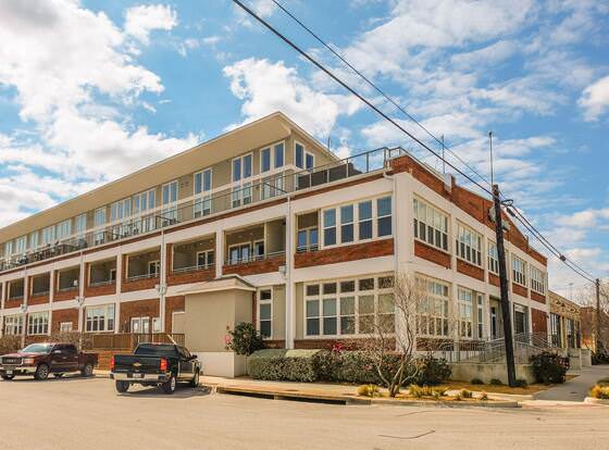 FRONTDESK Southside District Apts Downtown Fort Worth allows check-in for 18 year-old guests