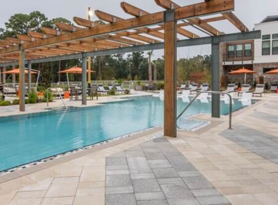 Baymeadows 2 BR Apt by Frontdesk allows check-in for 18 year-old guests