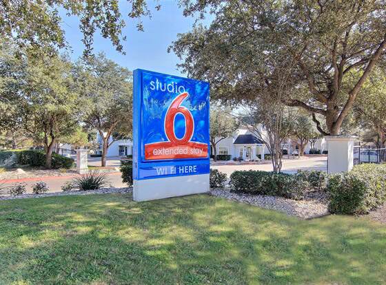 Studio 6 Austin, TX - Midtown allows check-in for 18 year-old guests