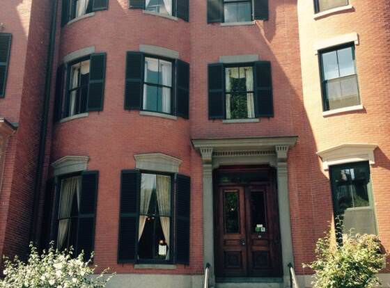 14 Union Park allows check-in for 18 year-old guests