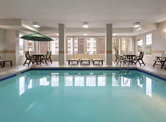 Country Inn & Suites by Radisson, Stevens Point, WI allows check-in for 18 year-old guests