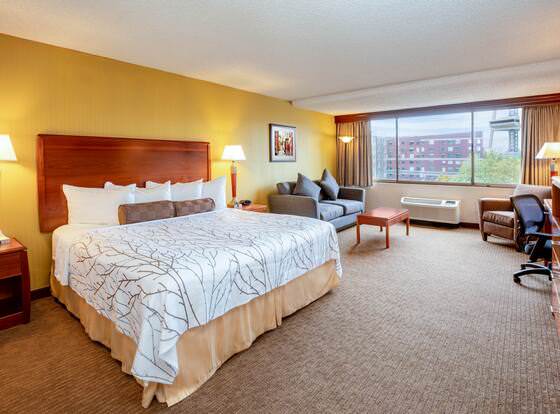Executive Inn By The Space Needle allows check-in for 18 year-old guests