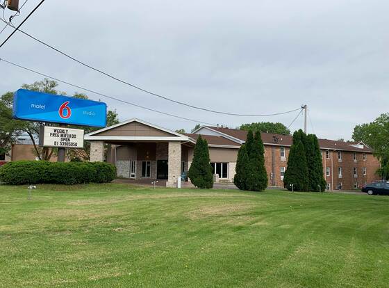 Studio 6 Rockford, IL allows check-in for 18 year-old guests