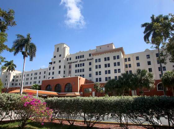 On Hollywood Beach - Affordable Two Bedrooms Sleeps 6 With Two Bathrooms allows check-in for 18 year-old guests