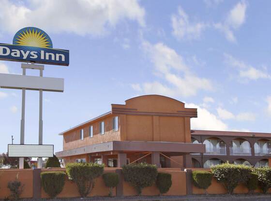 Days Inn by Wyndham Socorro allows check-in for 18 year-old guests