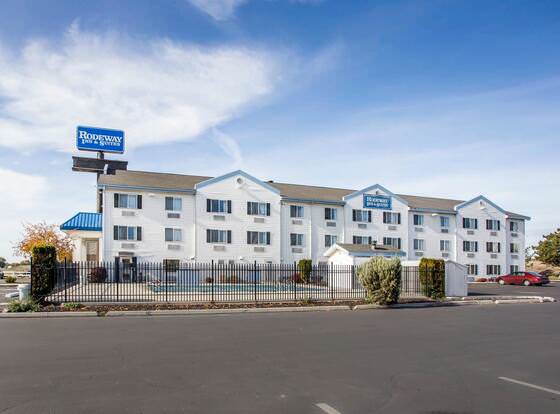 Rodeway Inn & Suites - Nampa allows check-in for 18 year-old guests