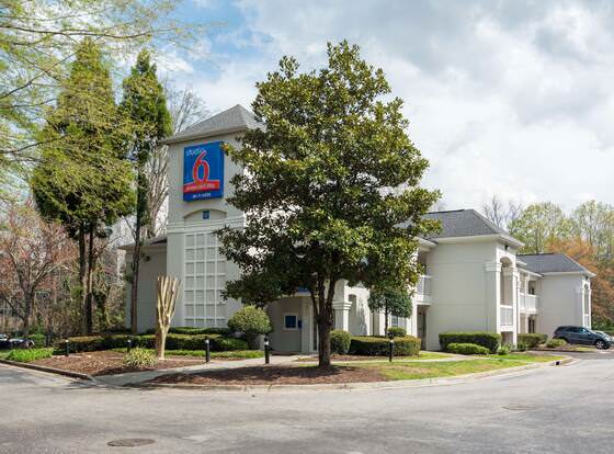 Studio 6 Tucker, GA - Atlanta Northlake allows check-in for 18 year-old guests