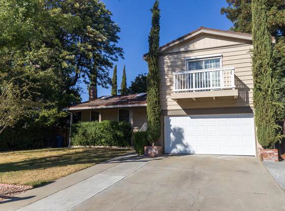 Spacious 3-bedroom in Walnut Creek allows check-in for 18 year-old guests