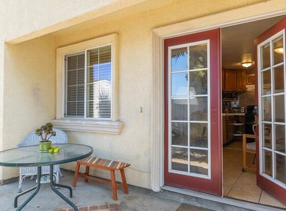 Charming 2-bedroom in East Palo Alto allows check-in for 18 year-old guests