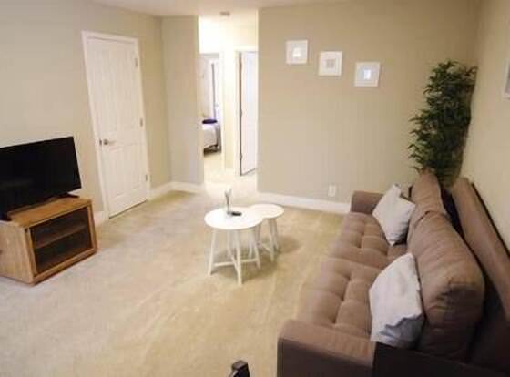 Furnished Washer & Dryer Near HWY 101 allows check-in for 18 year-old guests