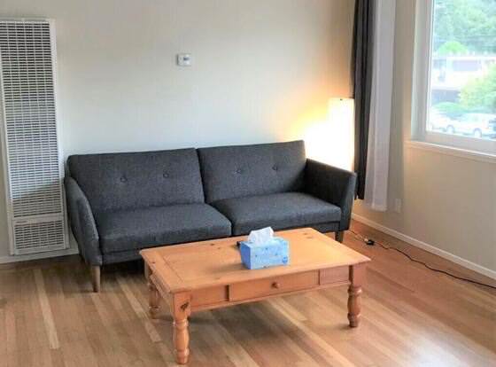 3426 Entire 1BR Apt/house in El Cerrito Cozy allows check-in for 18 year-old guests