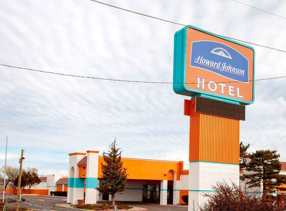 Howard Johnson by Wyndham Gallup allows check-in for 18 year-old guests