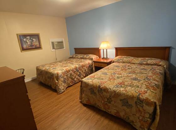 Gateway Inn allows check-in for 18 year-old guests