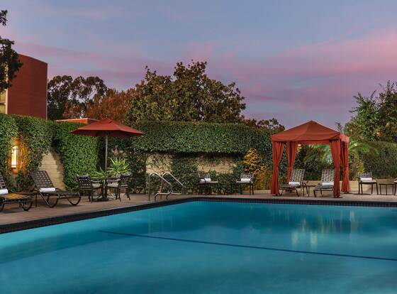 USC Hotel allows check-in for 18 year-old guests