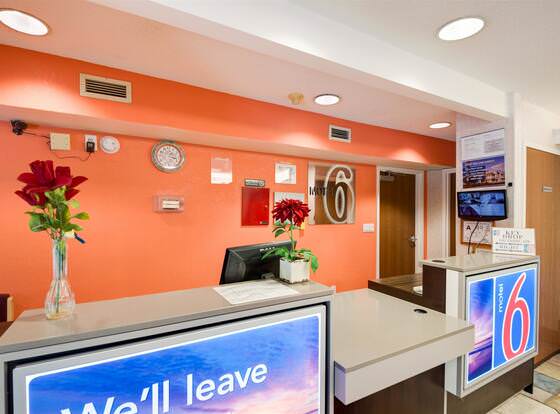 Motel 6 Statesville, NC allows check-in for 18 year-old guests